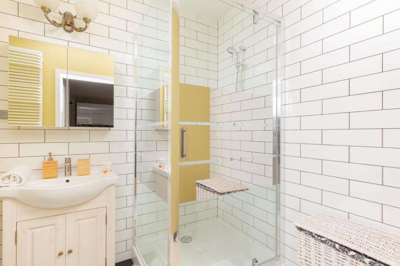 Elegancki Apartament W Centrum Gdyni Z Parkingiem By Noclegi Renters Гдыня Экстерьер фото